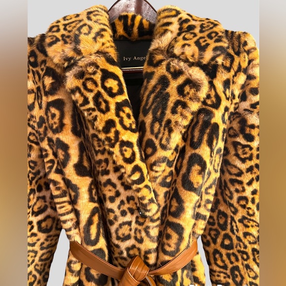 New Eco Fur Coat ( NOT Genuine/Real) Size S-M Looks and feels like real. - Picture 2 of 4